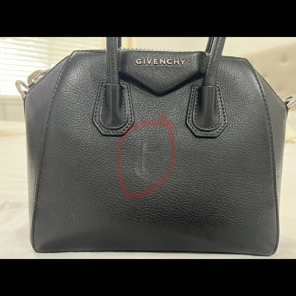 Givenchy Mini Antigona in Black Grained Leather - Picture 11 of 16